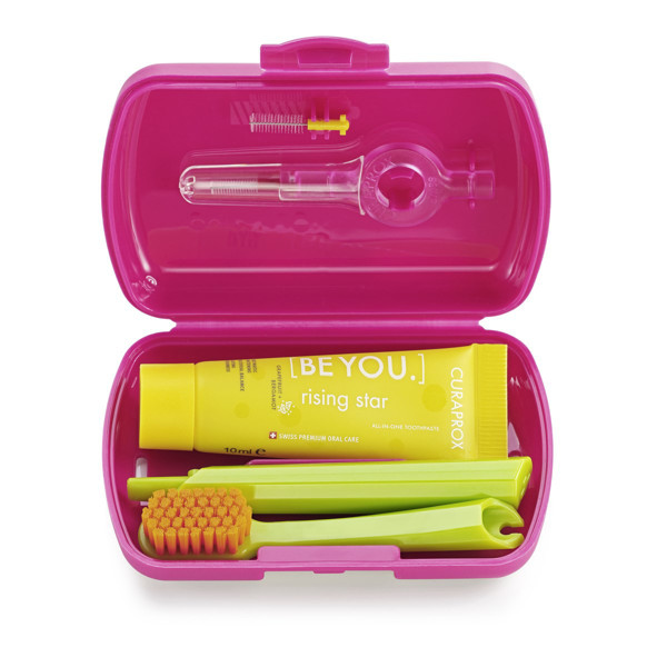 CURAPROX TRAVEL SET, ceļojumu komplekts, sarkans attēls